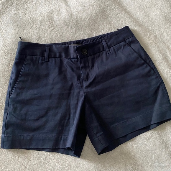 Babaton by Aritzia women’s shorts size 2 - Picture 1 of 4